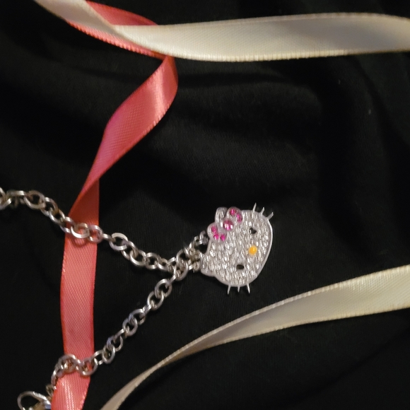 Bling Hello Kitty Charm Bracelet - Picture 11 of 11